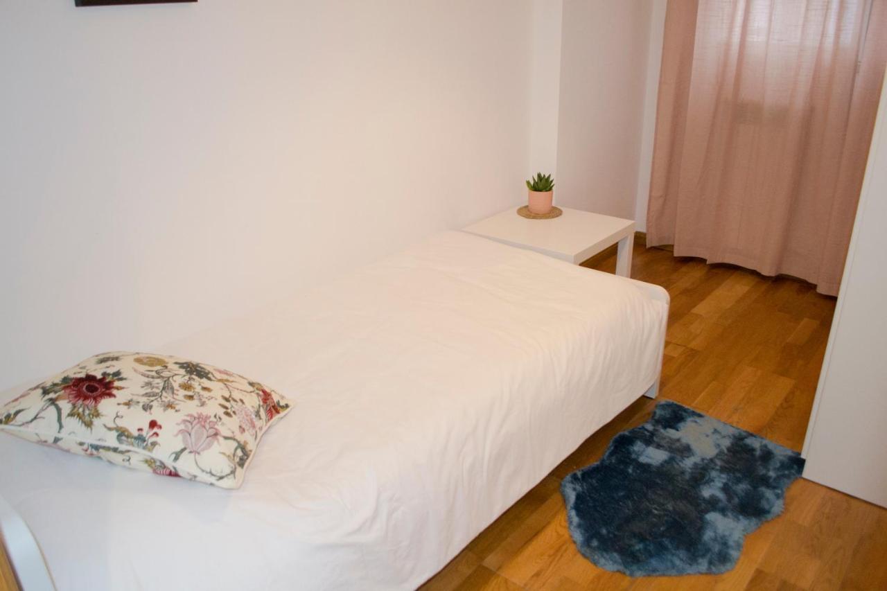 Apartamenticos Torrenueva I Zaragoza Ngoại thất bức ảnh